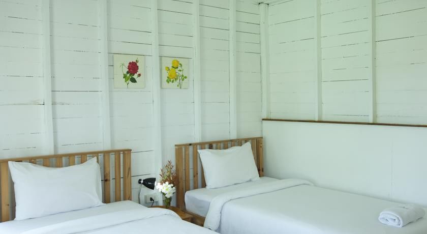 Sunshine Inn Resort Khao Lak Exterior photo