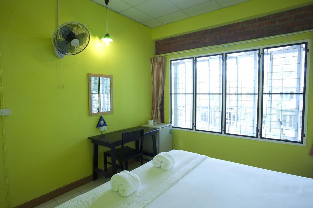 Sunshine Inn Resort Khao Lak Exterior photo