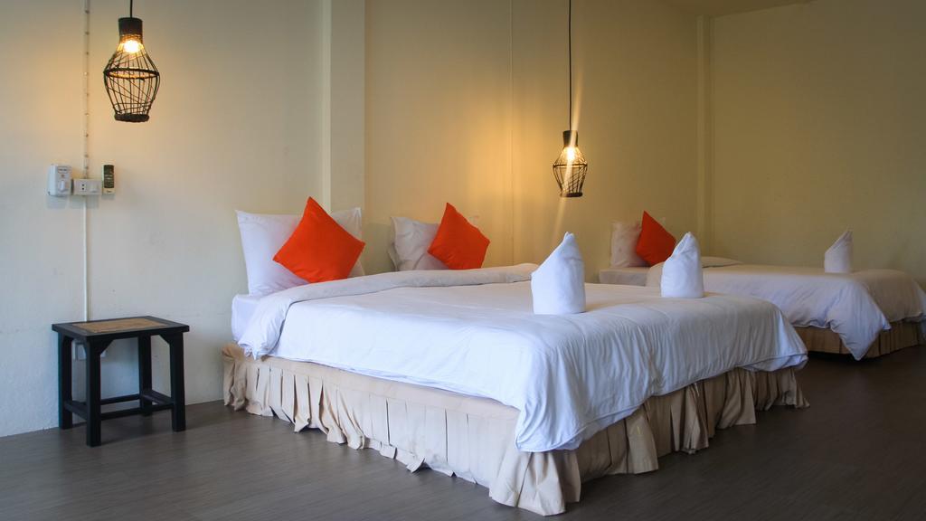 Sunshine Inn Resort Khao Lak Exterior photo