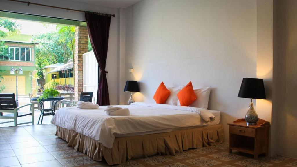 Sunshine Inn Resort Khao Lak Exterior photo